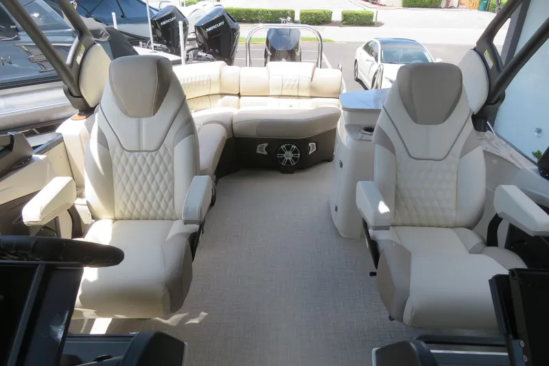 Slide: The Image of Recessed black compartment in Avalon Excalibur LTD Elite Windshield, 2026 model. - 29