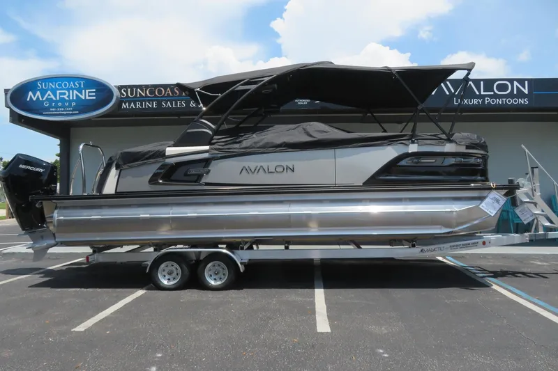 Slide: The Image of 2026 Avalon 2585 Excalibur LTD Elite Windshield luxury tri-toon boat in Sarasota, FL dealership. - 11
