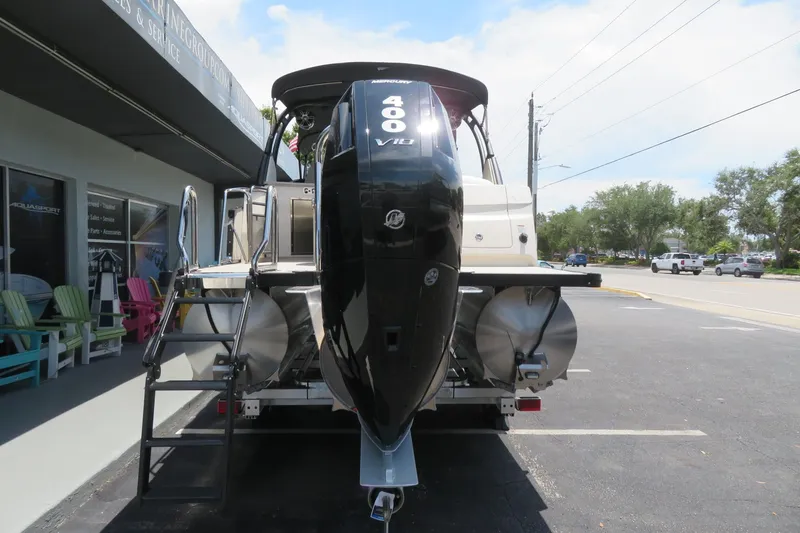 Slide: The Image of 2026 Avalon 2585 Excalibur LTD Elite Windshield luxury tri-toon boat at Suncoast Marine, Sarasota, FL. - 9