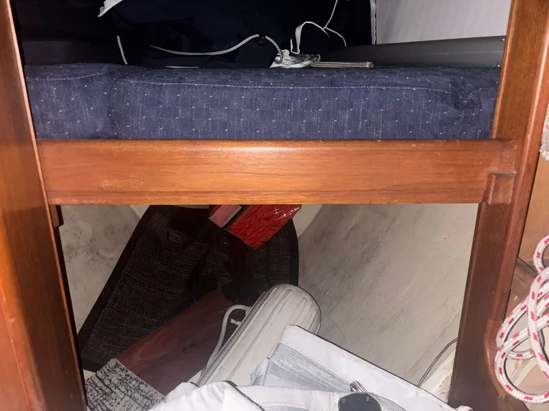 Slide: The Image of Holby Tripp 1987 - 72