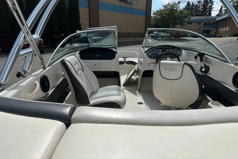 Slide: The Image of Sea Ray 175 Sport 2010 - 11