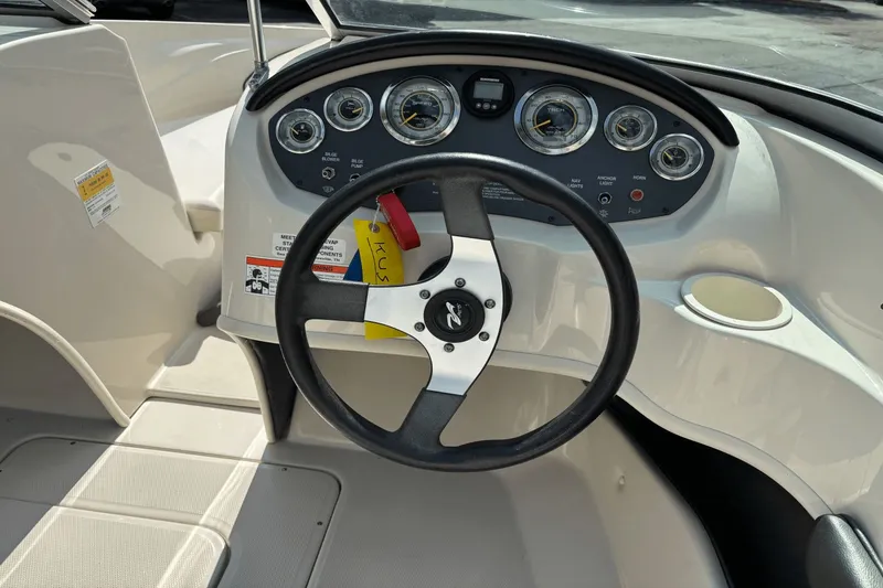 Slide: The Image of Sea Ray 175 Sport 2010 - 5