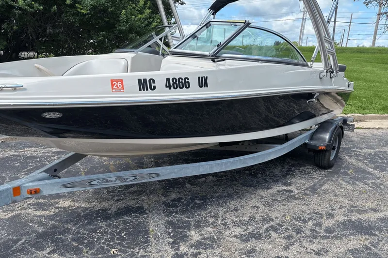 Slide: The Image of Sea Ray 175 Sport 2010 - 6