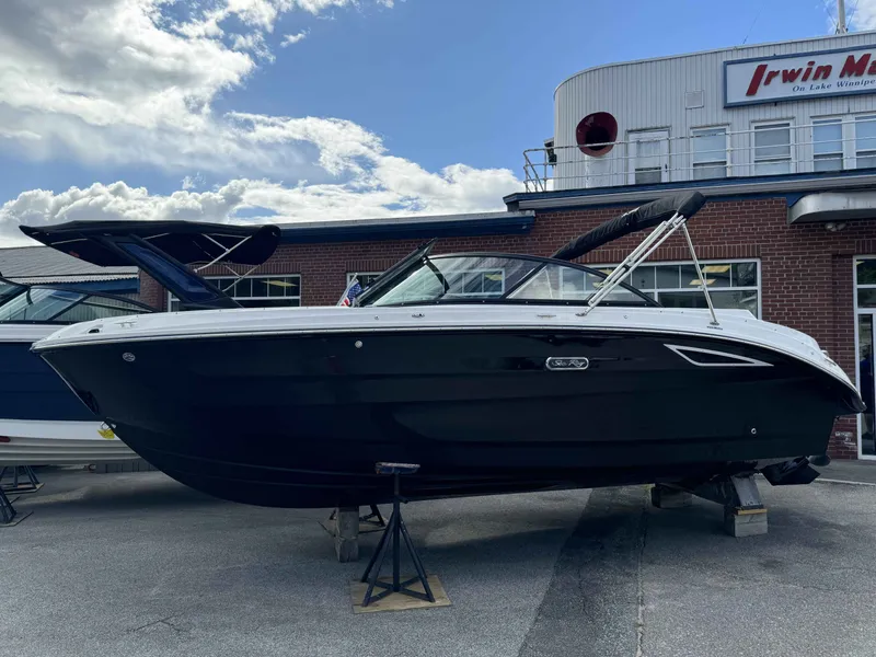The Image of Sea Ray 230SDX 2026 - 1