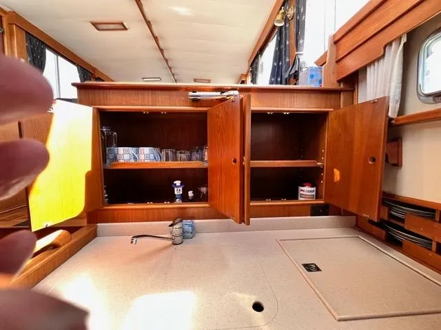 Slide: The Image of Grand Banks 42 Motoryacht 1999 - 84