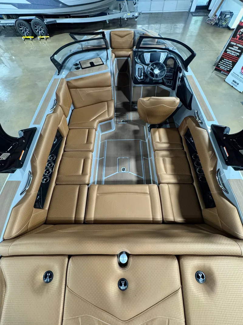 Slide: The Image of Supreme S220 2025 - 6