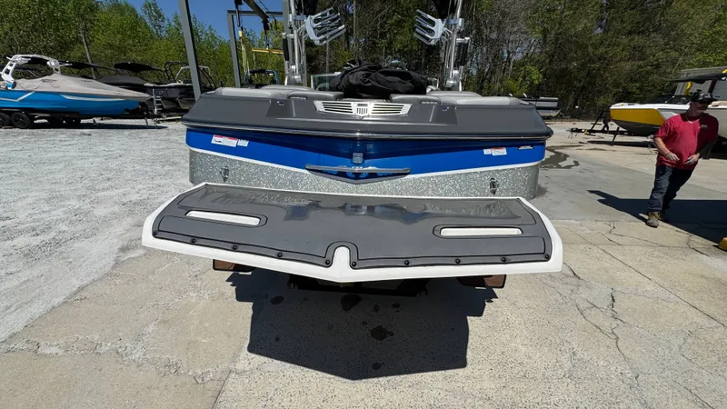 Slide: The Image of MasterCraft X30 2016 - 10