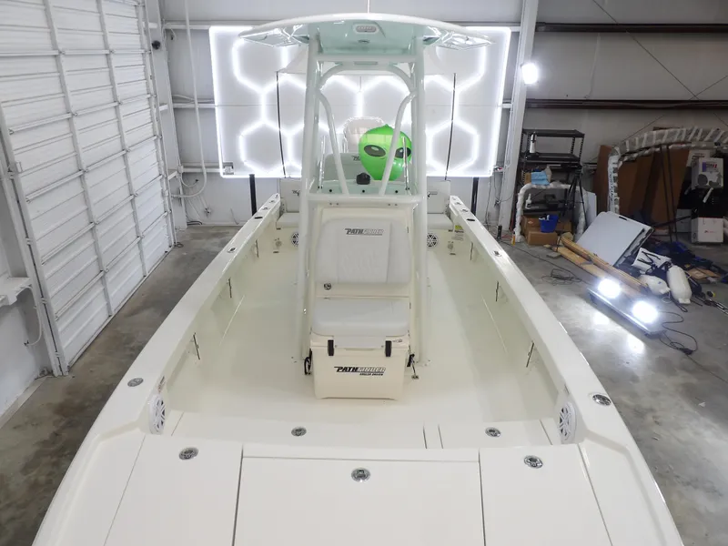 Slide: The Image of Pathfinder 2500 Hybrid 2025 - 11