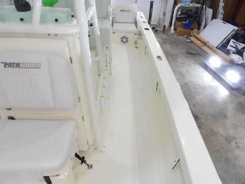 Slide: The Image of Pathfinder 2500 Hybrid 2025 - 14