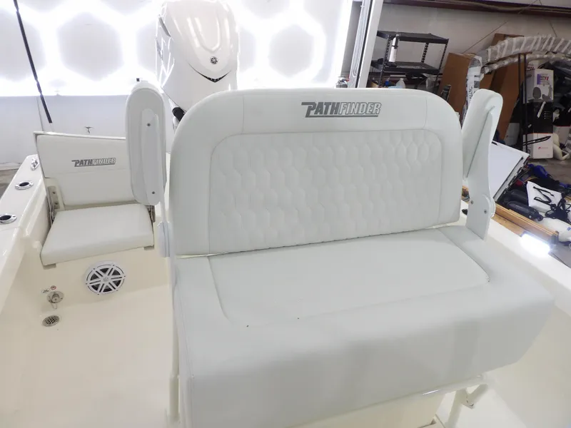 Slide: The Image of Pathfinder 2500 Hybrid 2025 - 18