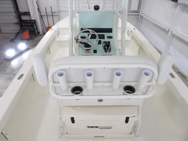 Slide: The Image of Pathfinder 2500 Hybrid 2025 - 20