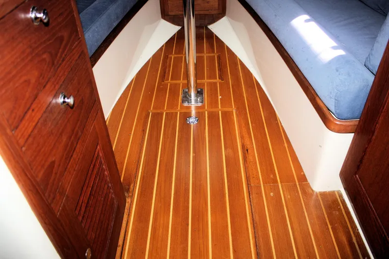 Slide: The Image of Pacific Seacraft 31 2004 - 51