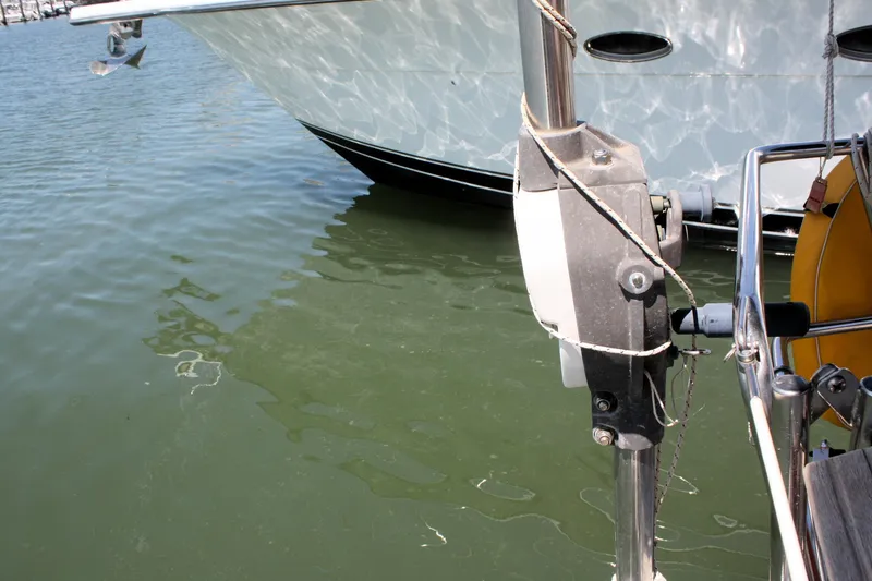 Slide: The Image of Pacific Seacraft 31 2004 - 56