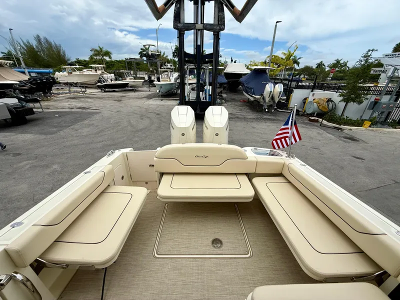 Slide: The Image of Chris-Craft Calypso 32 2025 - 11