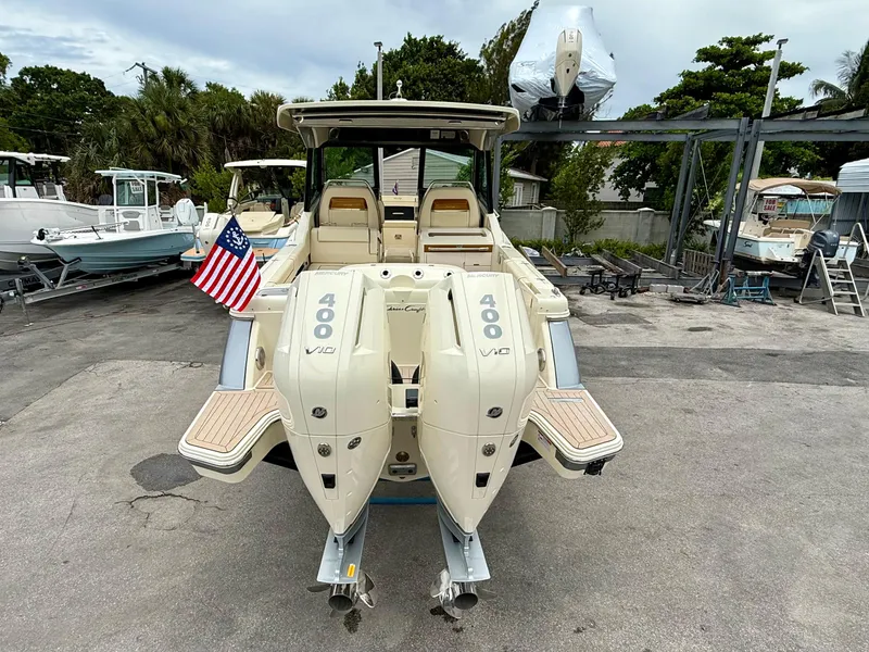 Slide: The Image of Chris-Craft Calypso 32 2025 - 2