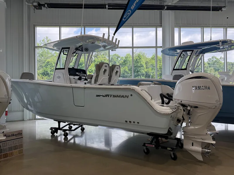 Slide: The Image of Sportsman Heritage 261 Center Console 2025 - 0