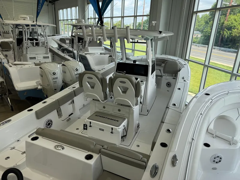 Slide: The Image of Sportsman Heritage 261 Center Console 2025 - 2