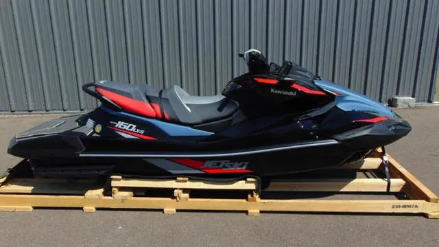 The Image of Kawasaki Ultra® 160LX 2025 - 1