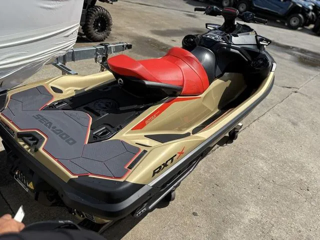 Slide: The Image of Sea-Doo RXT-X 2025 - 5
