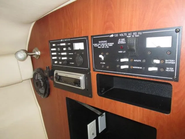 Slide: The Image of Engine of a 2007 Monterey 298SSX Super Sport with MerCruiser 350 MAG MPI. - 18