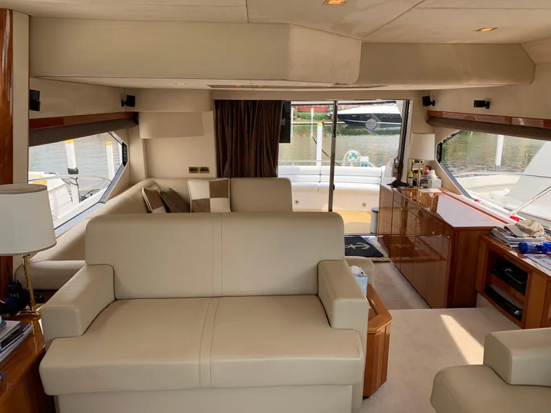 Slide: The Image of Fwd facing lower helm seating - 39