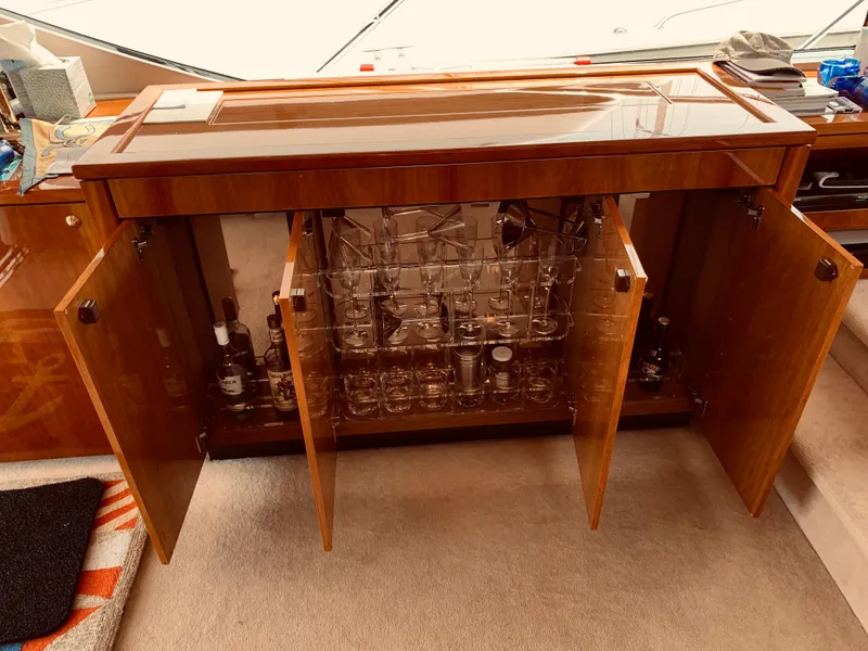 Slide: The Image of Storage for glassware - 45