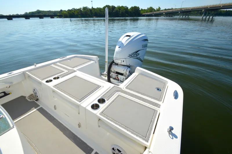 Slide: The Image of Regulator Marine 26XO 425XTO 2021 - 12