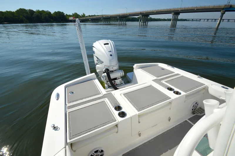 Slide: The Image of Regulator Marine 26XO 425XTO 2021 - 13