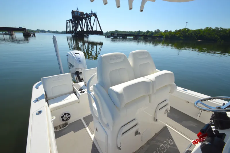 Slide: The Image of Regulator Marine 26XO 425XTO 2021 - 14