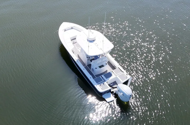 Slide: The Image of Regulator Marine 26XO 425XTO 2021 - 3