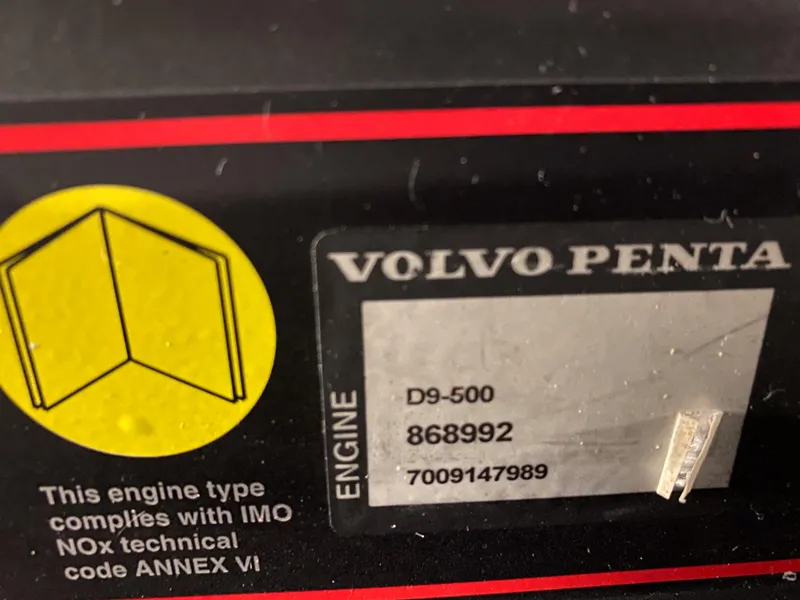 Slide: The Image of Volvo Penta engine label on Navigator 5100, 2008 model, IMO NOx compliant. - 40