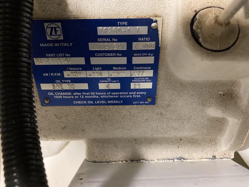 Slide: The Image of Label on machinery with specifications and maintenance instructions, Navigator 5100, 2008 model. - 41