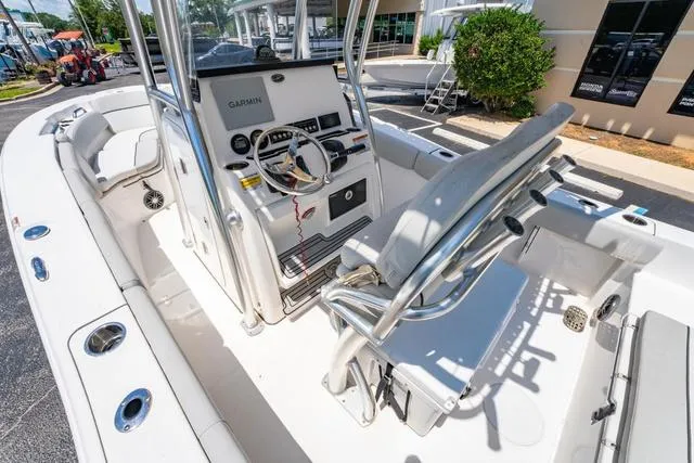 Slide: The Image of Sea Fox 228 Commander 2021 - 12