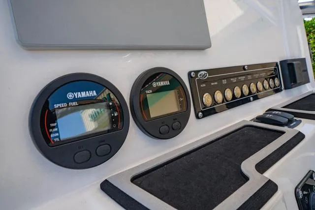 Slide: The Image of Sea Fox 228 Commander 2021 - 19