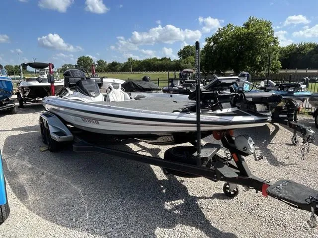 The Image of Skeeter FXR20 2021 - 1