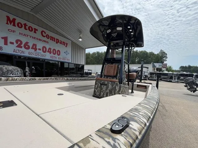 Slide: The Image of Avid 23 Mag 2025 - 6