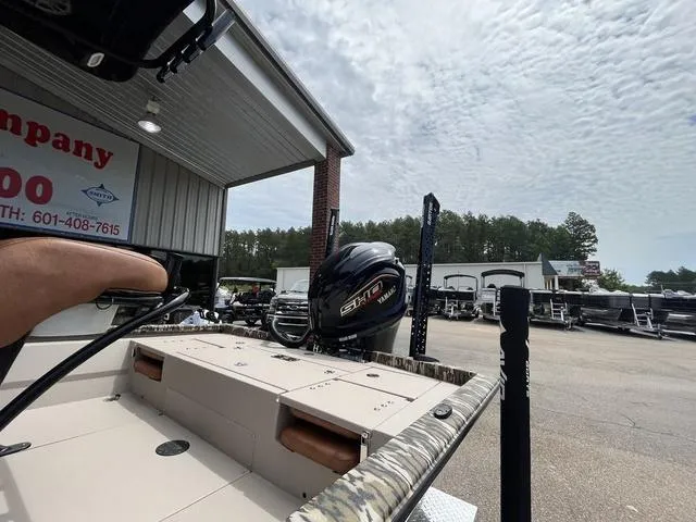 Slide: The Image of Avid 23 Mag 2025 - 7