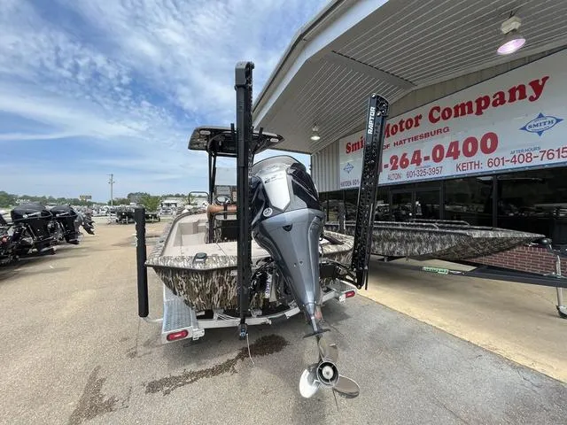 Slide: The Image of Avid 23 Mag 2025 - 8