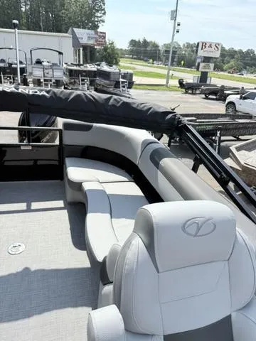 Slide: The Image of Veranda VR22RC 2026 - 13