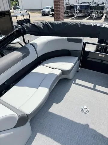 Slide: The Image of Veranda VR22RC 2026 - 14