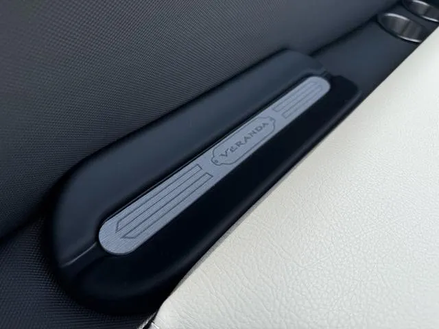 Slide: The Image of Veranda VR22RC Tri-Toon 2026 - 12