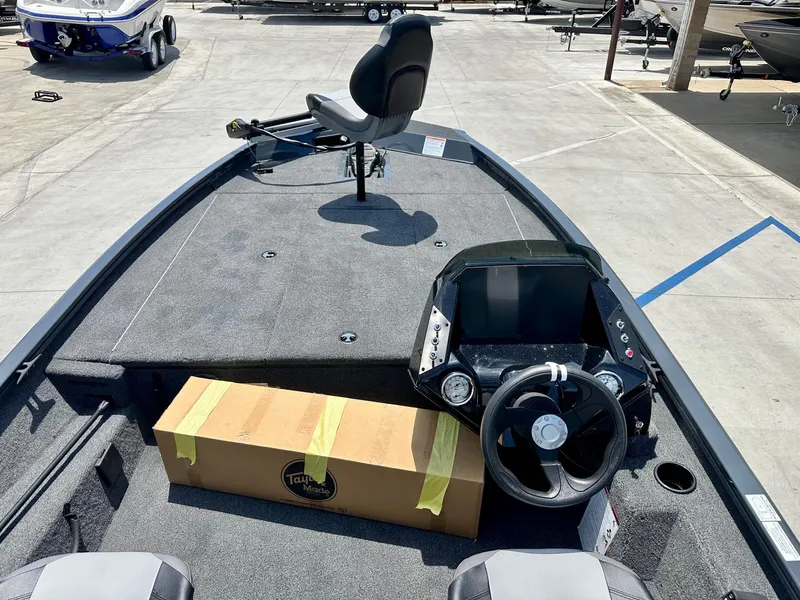 Slide: The Image of Crestliner XF 189 W/ 115HP Mercury PRO XS! 2025 - 5