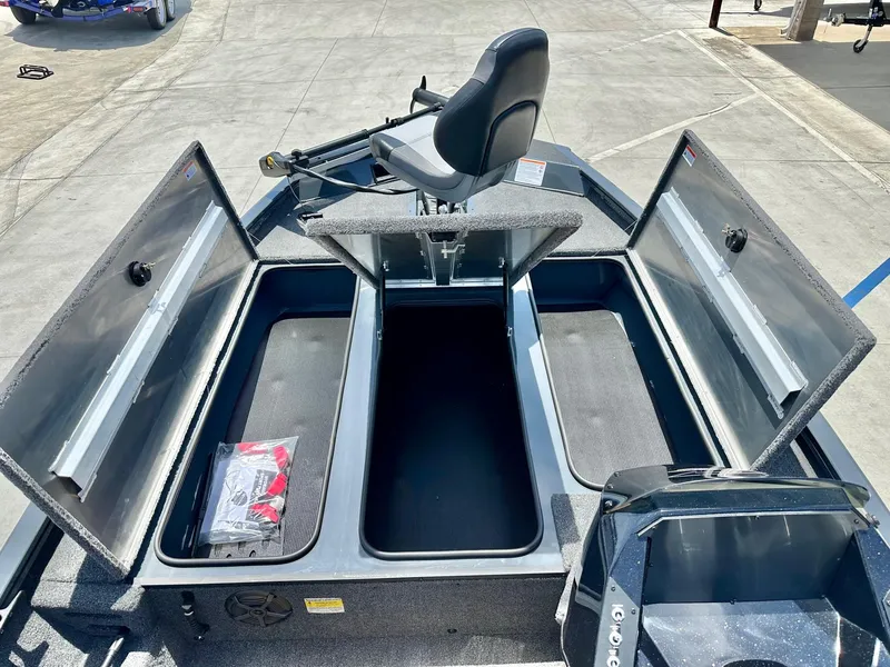 Slide: The Image of Crestliner XF 189 W/ 115HP Mercury PRO XS! 2025 - 7