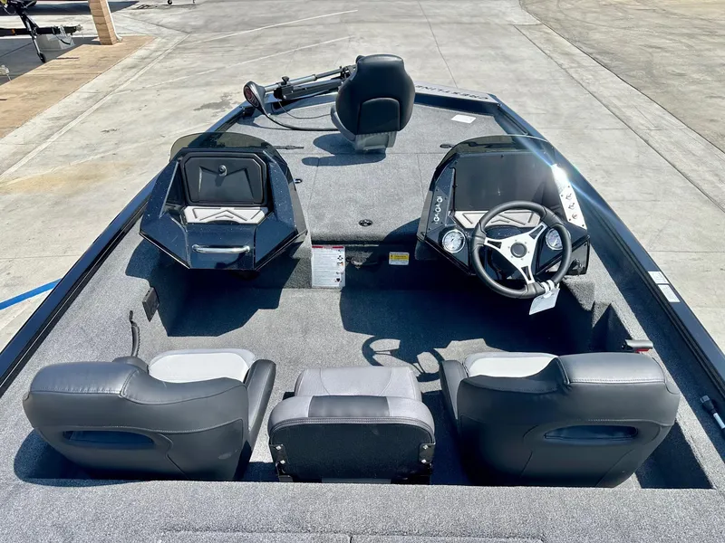 Slide: The Image of Crestliner MX 19 w/ 200HP Mercury! 2025 - 6