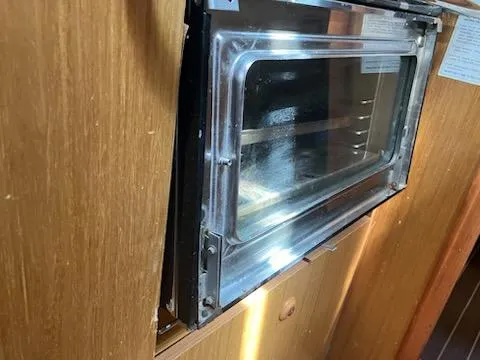 Slide: The Image of Oven in 2006 Jeanneau Sun Odyssey 42 DS yacht interior. - 22