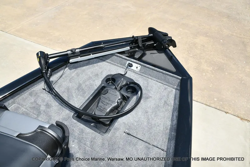 Slide: The Image of Tracker Pro Team 190 2026 - 10