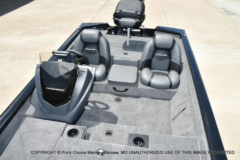 Slide: The Image of Tracker Pro Team 190 2026 - 11