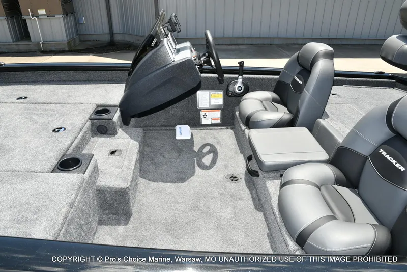 Slide: The Image of Tracker Pro Team 190 2026 - 13