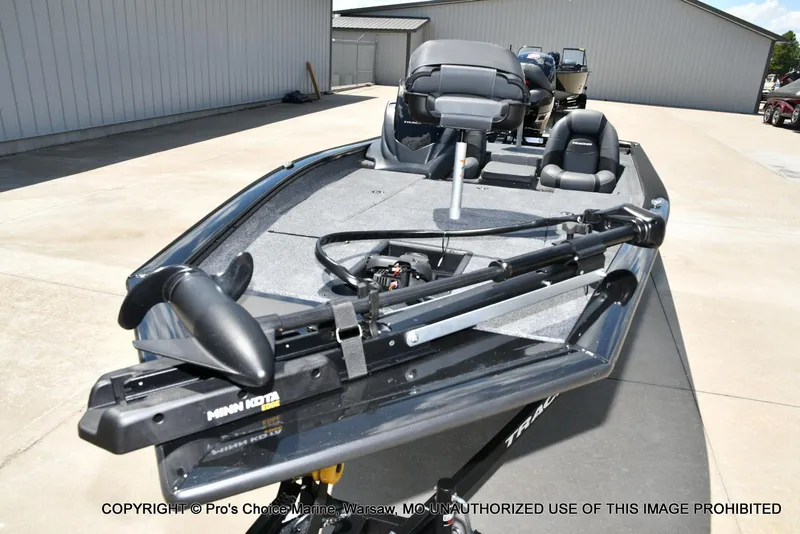 Slide: The Image of Tracker Pro Team 190 2026 - 25