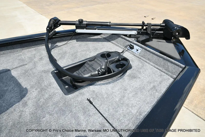 Slide: The Image of Tracker Pro Team 190 2026 - 28